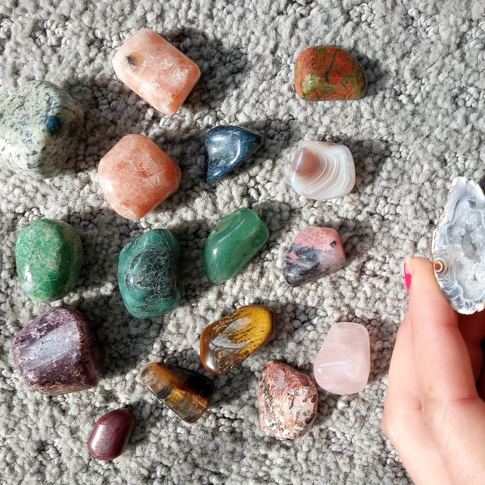 Tumbled Crystals Bundle + A Raw Geode